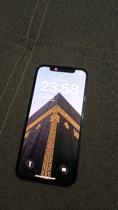 iPhone 12 midnight blue