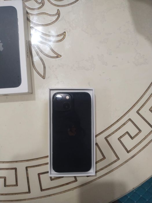 iPhone 13 mini..