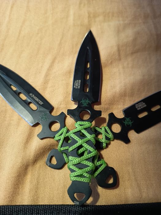 Cutite de aruncat set întreg