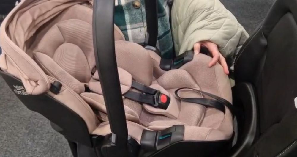 Scoica auto Britax Romer tip Baby- Safe Pro + bază ISOFIX VARIO BASE 5Z