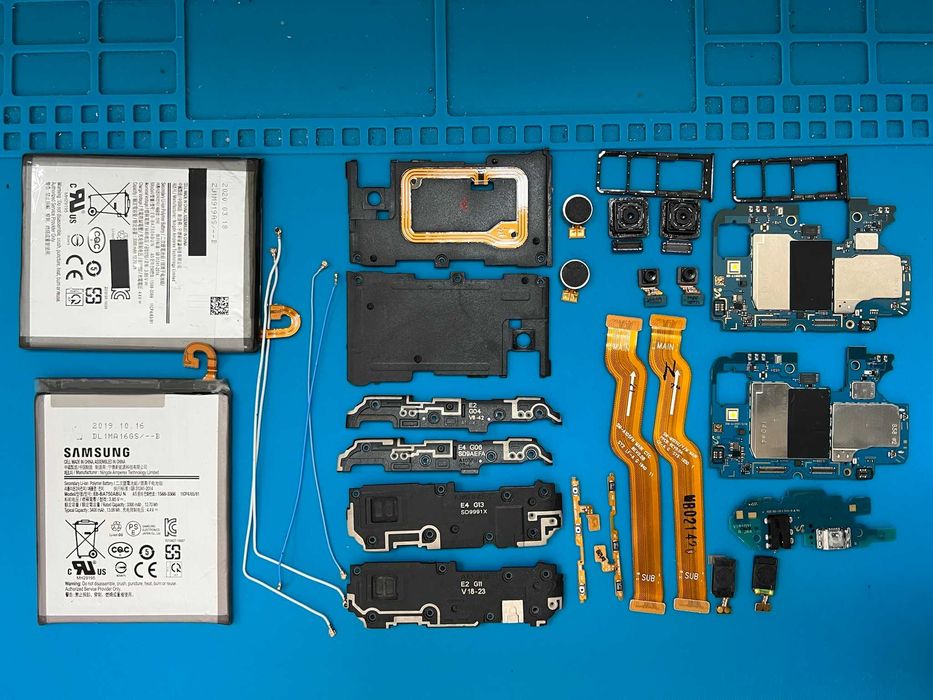Samsung Galaxy A10 на части