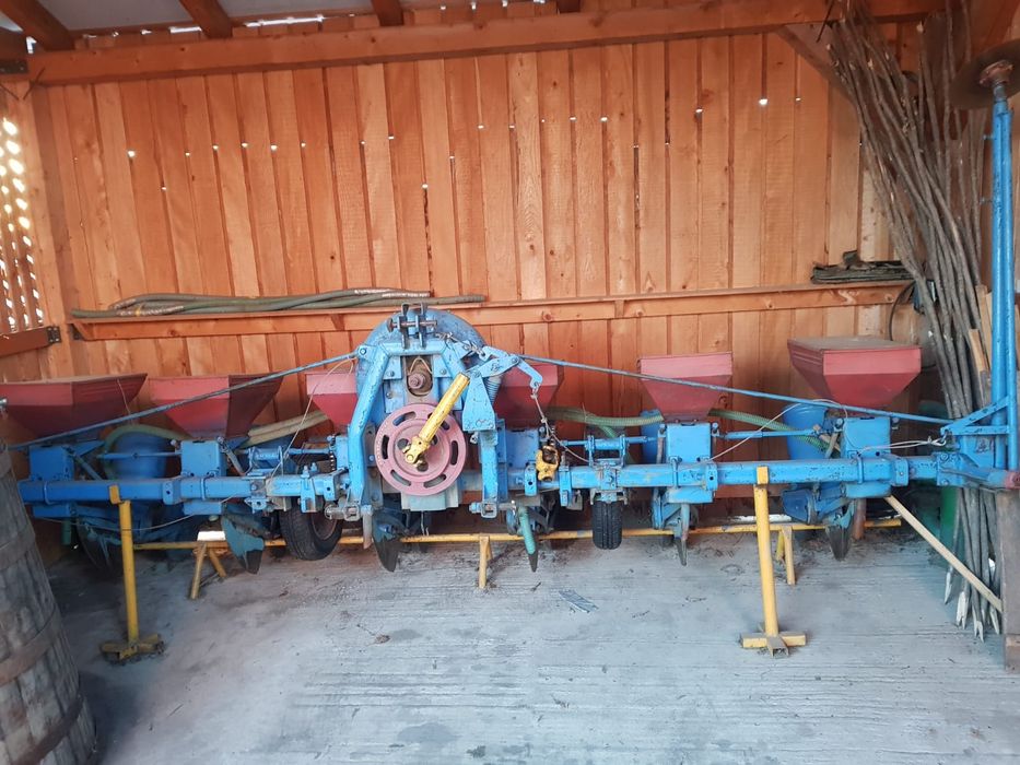 Vând mașinărie de semănat