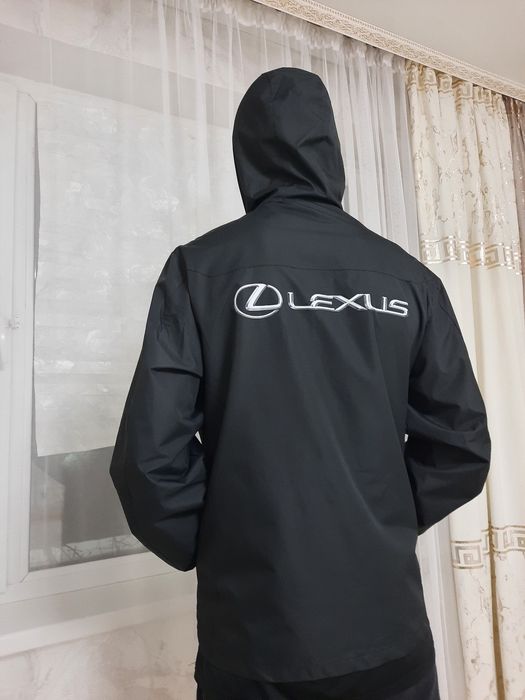 Ветровка    лексус