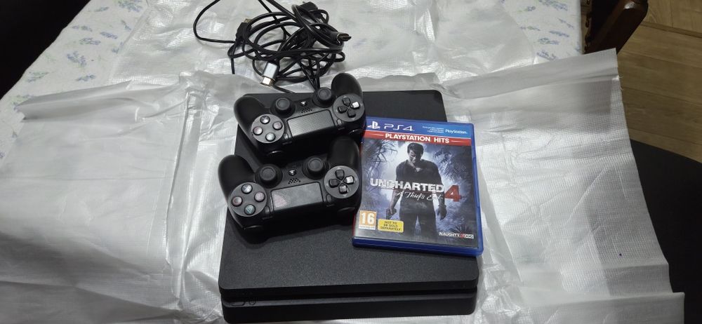 Vindem Play Station 4