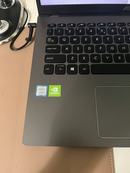 Vand laptop Asus i5 Gen 8, placa video nvidia, 8GB, Full Hd