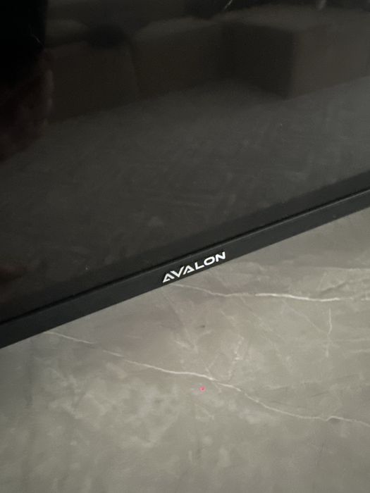 Televizor AVALON (75mm) , экран сломан.