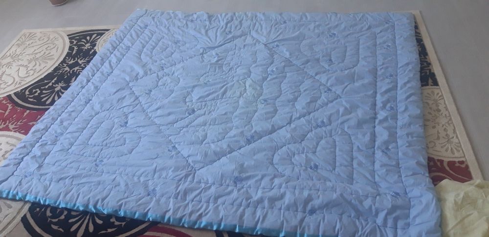 Двухспальнее шерстяное одеяло