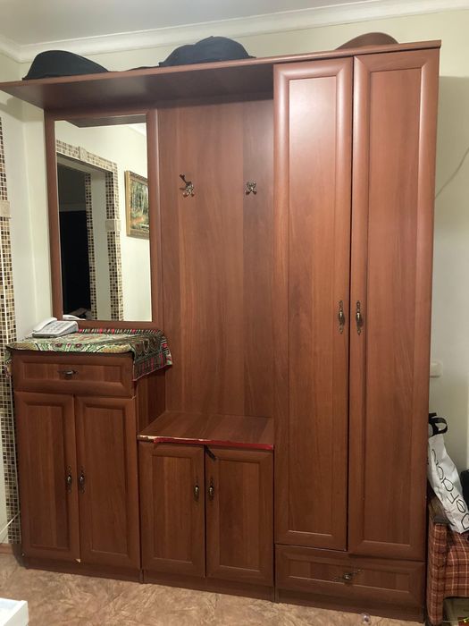 Продаем шкаф для прихожей