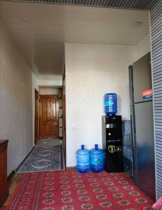 Бадамзар, 3/3/4 Продаётся Кирпичный квартира не торец 70м2, 2\6 Балкон