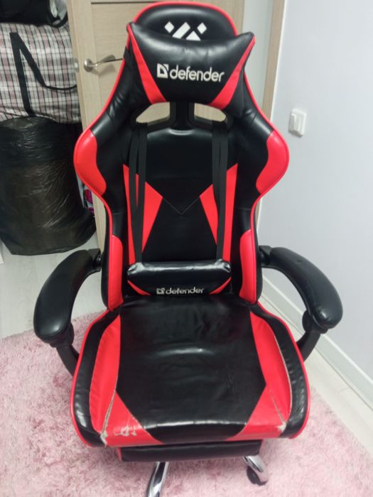 Игровой кресло в хорошем состоянии