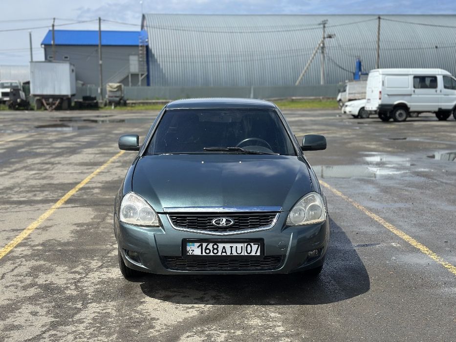 Продам LADA Priora хэтчбек, 2011 года выпуска, 16-клапанный двигатель.