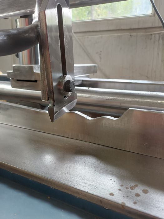 Vând  strung pentru lemn