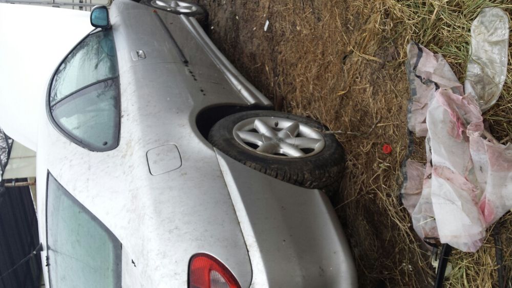 продавам на части пежо 406 купе,2.0 бензин