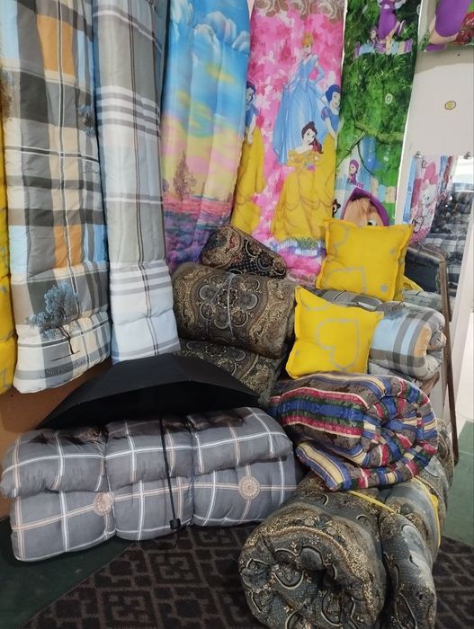 Turli xildagi sifatli matras va ko'rpacha pastellar