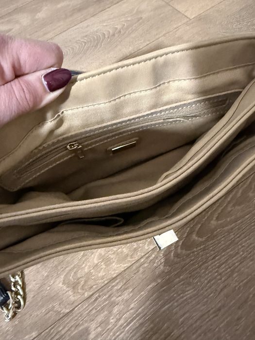 Оригинална дамска чанта GUESS