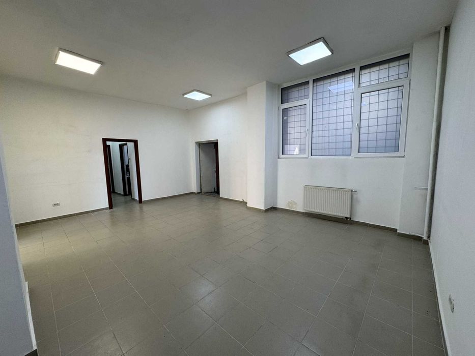 Spatiu Comercial Viitorului-Stefan Cel Mare, 100 mp, vitrina 7 m, Direct Proprietar