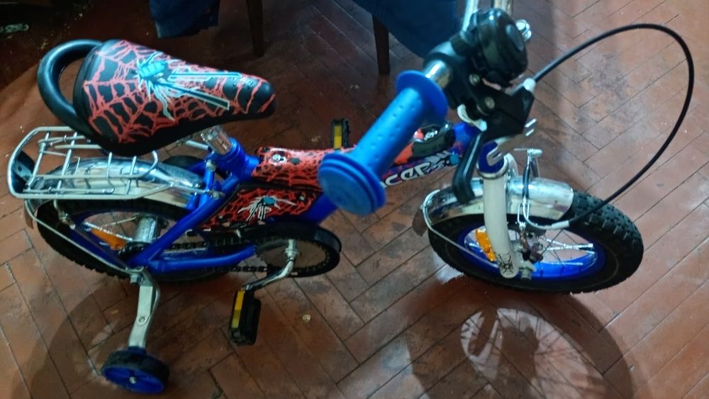Две колела за момиче и момче
