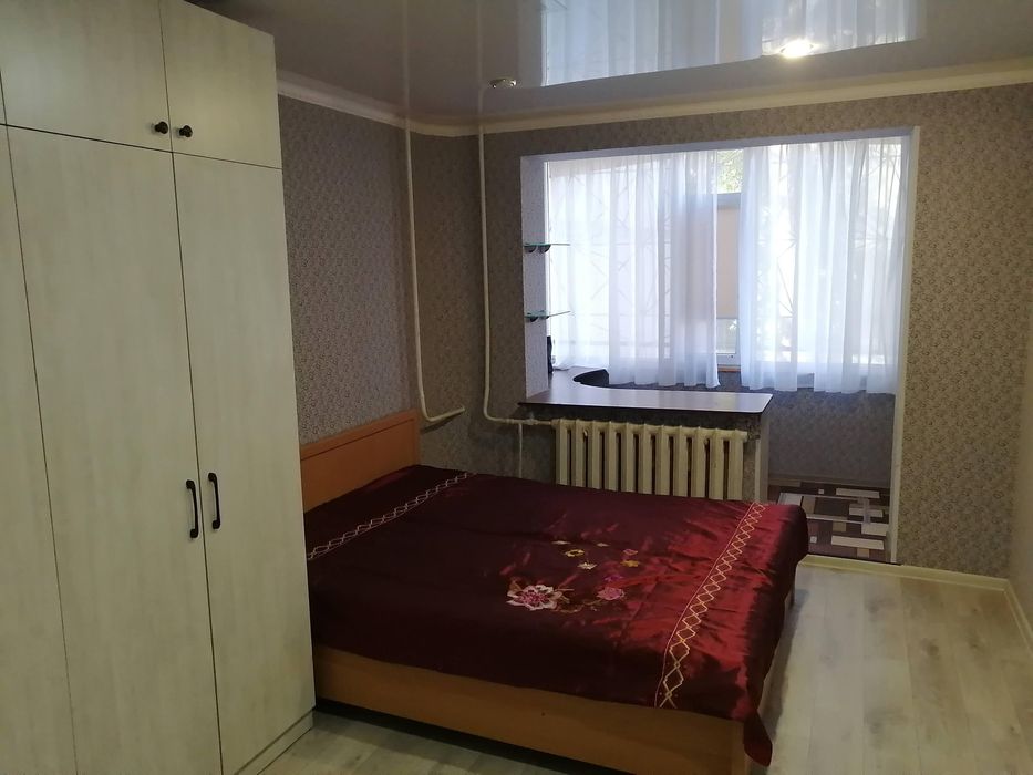 Продам кровать двуспальную с матрасом