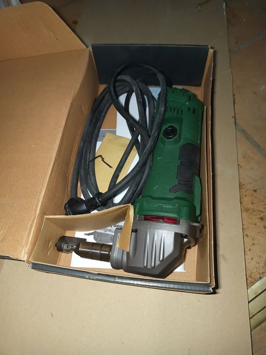 Mașina , aparat de tăiat tabla parkside