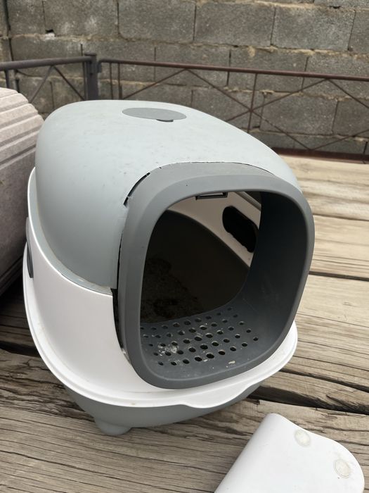 Дом кошки и туалет