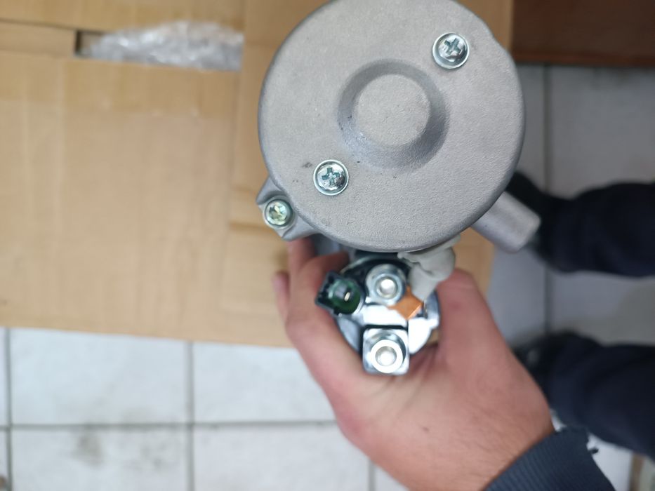 Стартер на 5.7 Тойота Лексус