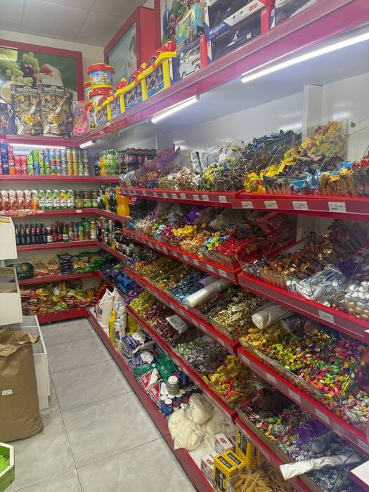 Полка стеллаж витрина магазин учун