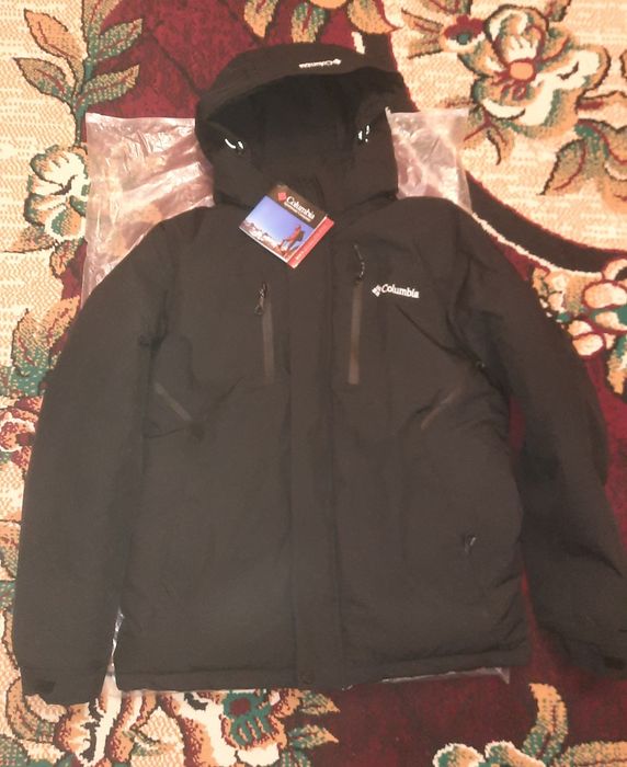 Columbia куртка сотилади