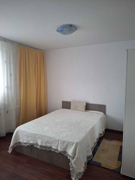Inchiriez apartament 2 camere recent renovat zona Precista