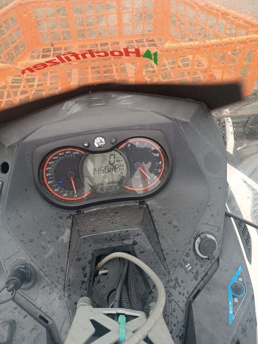 Snowmobil Lynx alpine