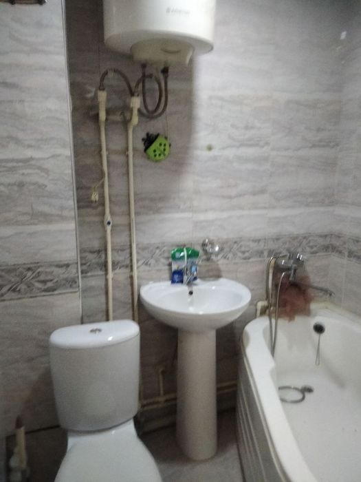 Сдается 1 переделанная в 2х комнатная ,Партсъезд