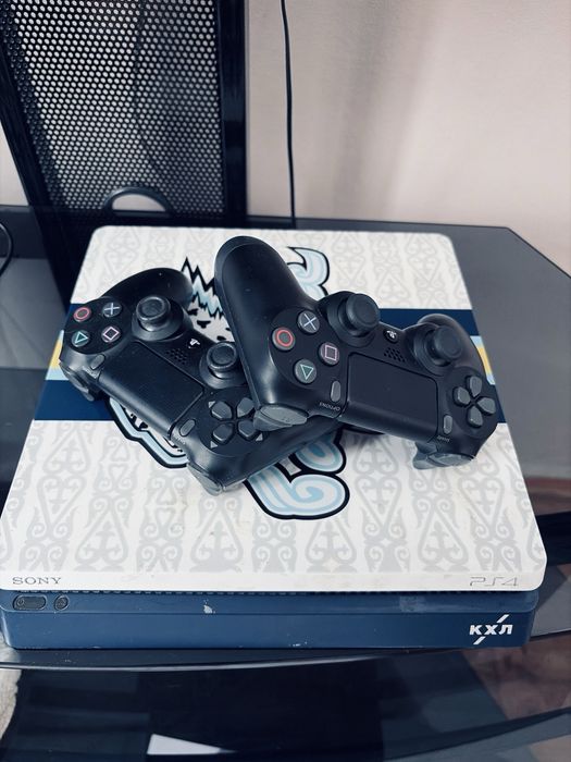 PS4 продам срочна денги нужны
