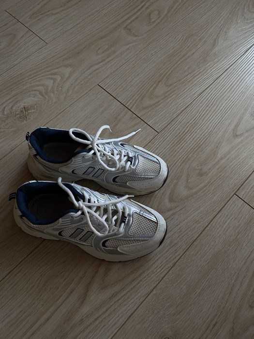 Кроссовки для девочек