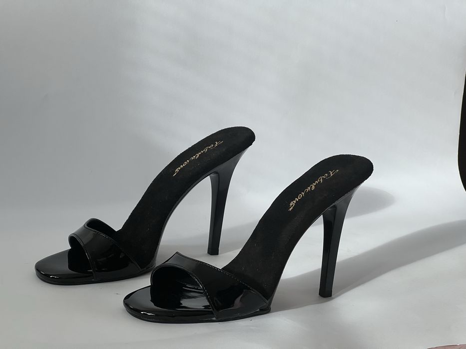 Три чифта високи токчета