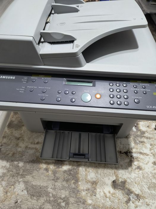 Imprimanta laser multifuncțională Samsung SCX -4521F