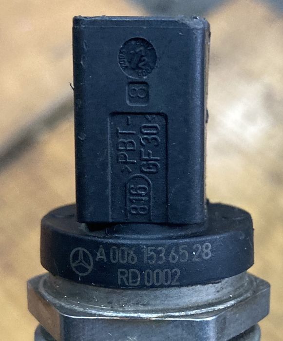 Mercedes Gl 07г 420cdi горивна рейка с датчик