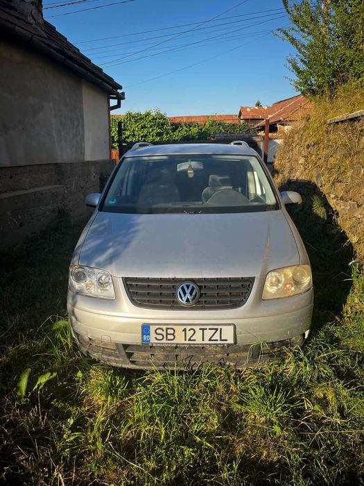 Vand touran pt dezmembrari