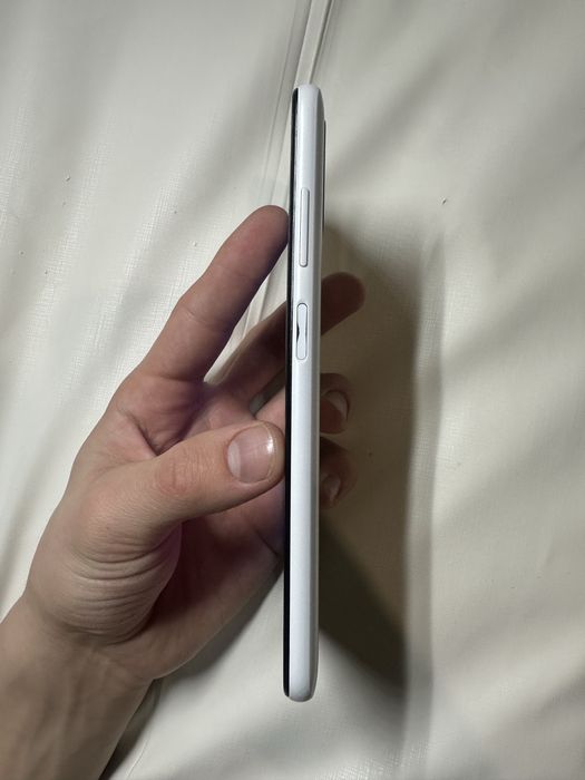 Продаю телефон Samsung A03 64 гб