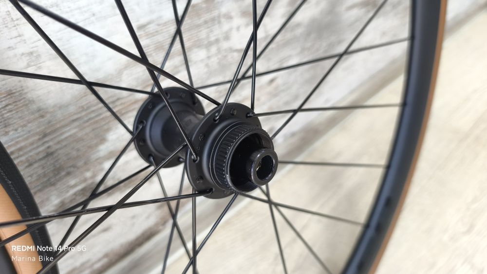 Карбонови шосейни капли Bontrager Aeolus Elite 35 Carbon Tubeless | HG