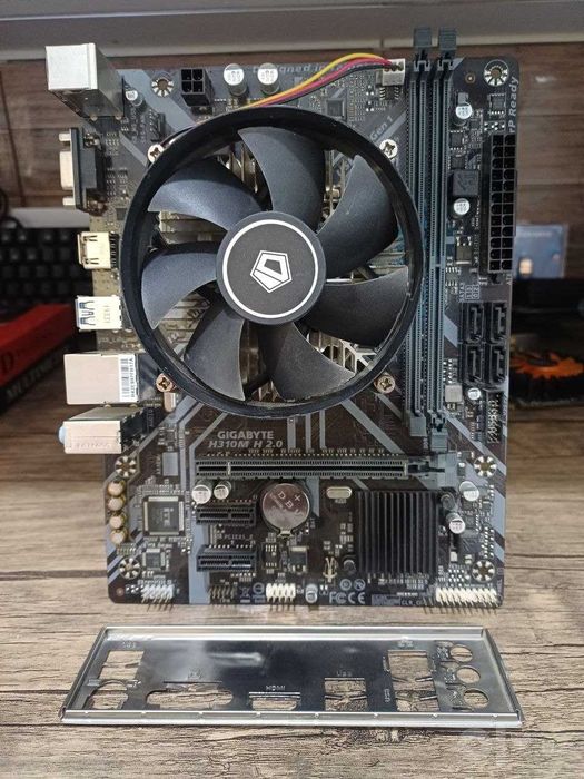 Комплект: Gigabyte H310M + Intel Core i5-9400F + Кулер.