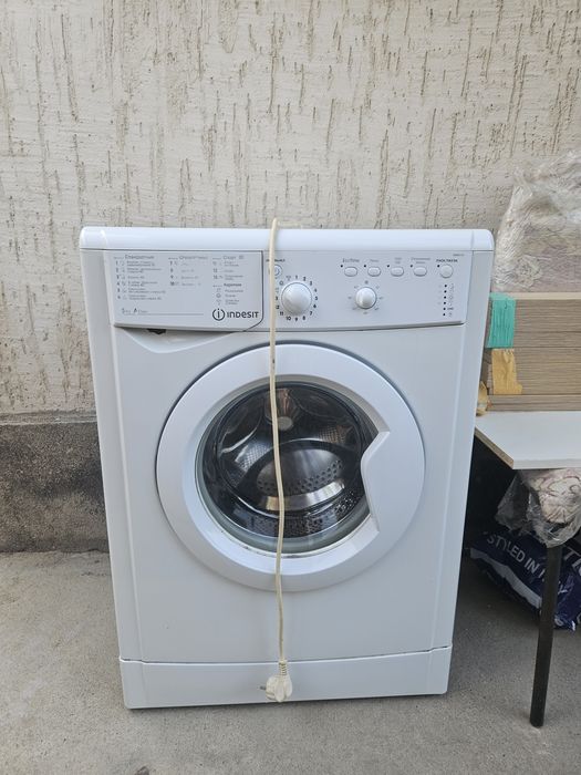 Стиральная машинака Индезит(Indesit))