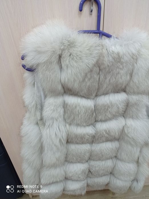 Продам песцовую жилетку