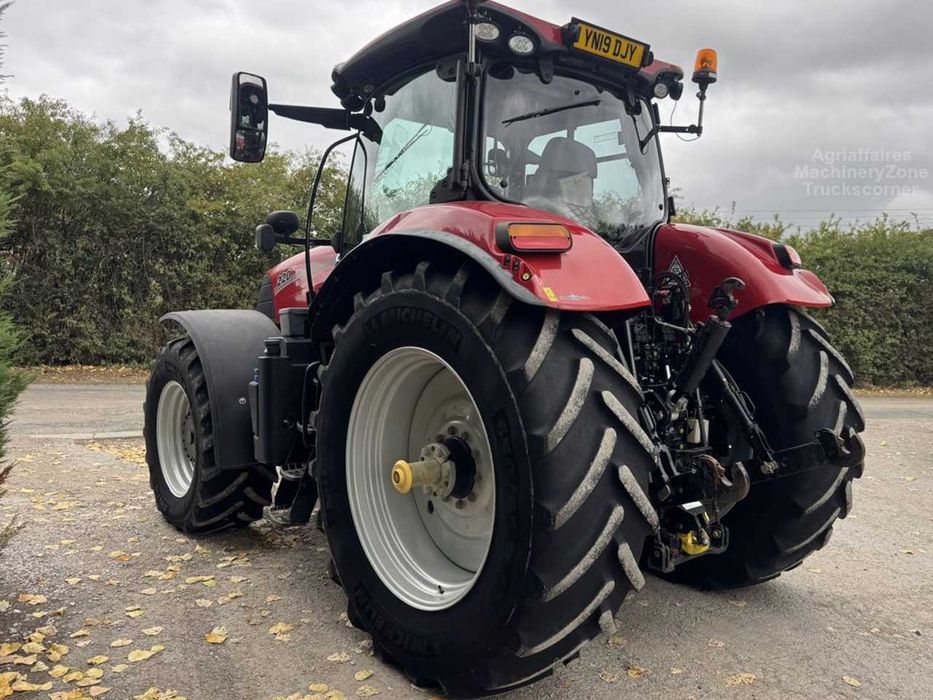 Колесный трактор Case IH PUMA 220