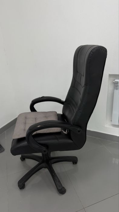 Продам кресло кожаное