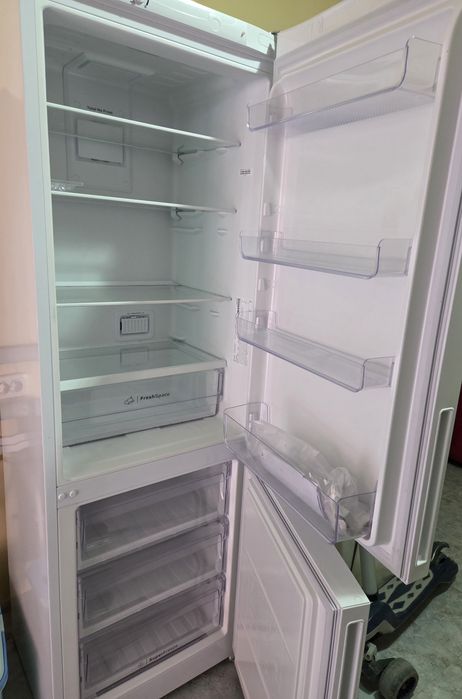 Холодильник Indesit