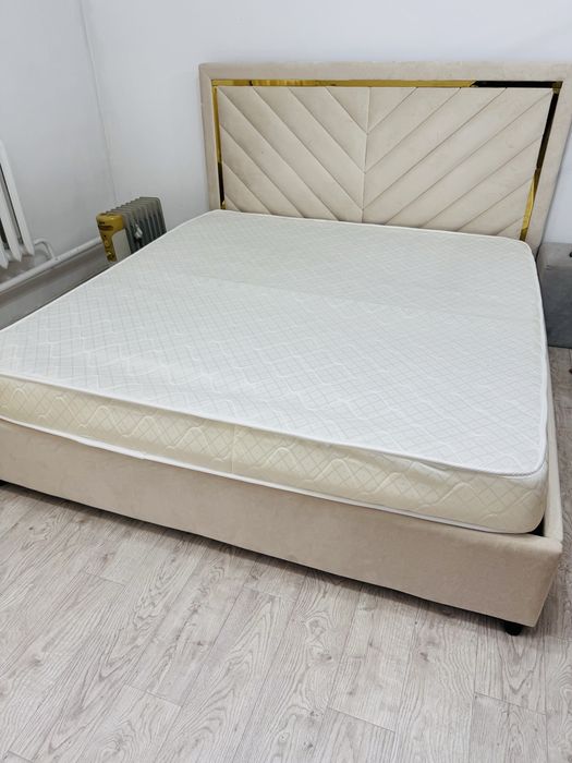 Кровать для спальни