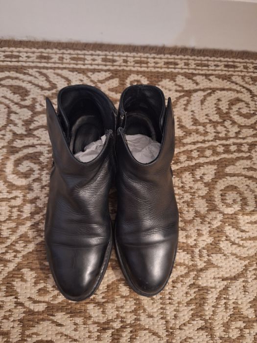 Продам ботиночки женские