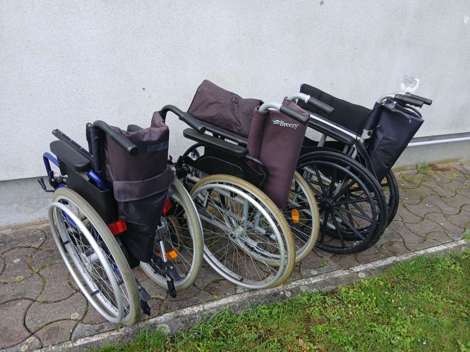 Cărucior invalizi pliabil