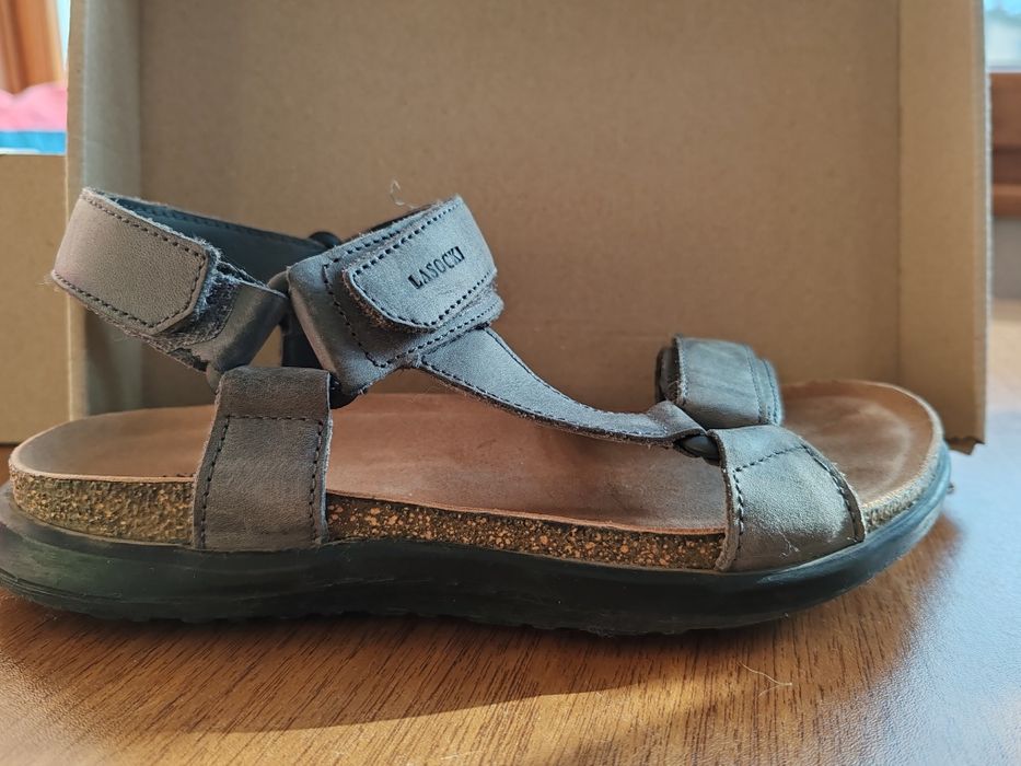 Детски кожени сандали