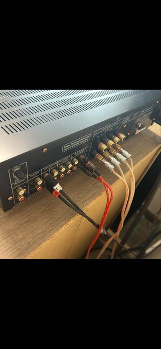 Стерео усилвател Marantz