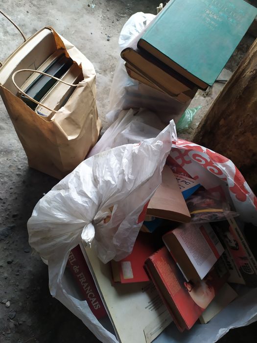 Продам разные книги.